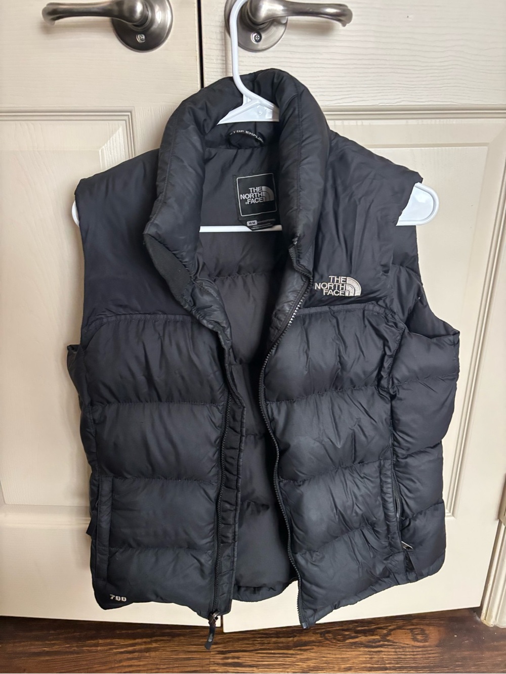 Women’s black north face vest